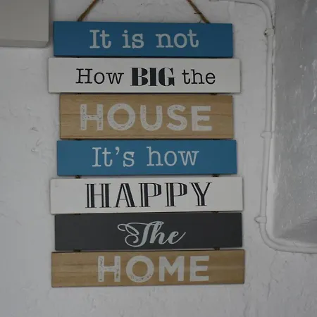 Byron's House Tatil Evi
